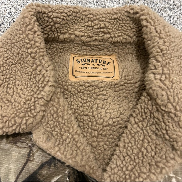 Men’s Levi’s Levi Strauss Signature Sherpa Lined Camouflage Canvas Vest Realtree - Picture 3 of 12